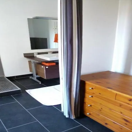 House - Proche Centre Ville, Plage Et Commerces De Proximite, Maison 8 Personnes Avec Terrasse Et Jardin Hébergement de vacances *