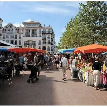 House - Proche Centre Ville, Plage Et Commerces De Proximite, Maison 8 Personnes Avec Terrasse Et Jardin Hébergement de vacances